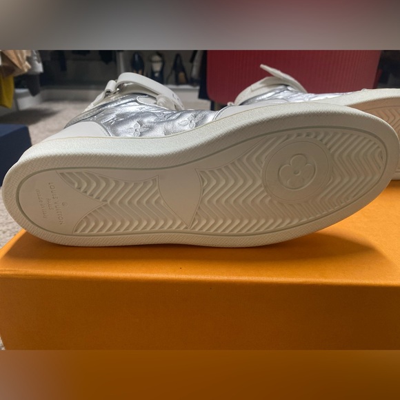 Authentic Louis Vuitton Boombox Sneaker Boot- Excellent Condition! - Picture 4 of 8